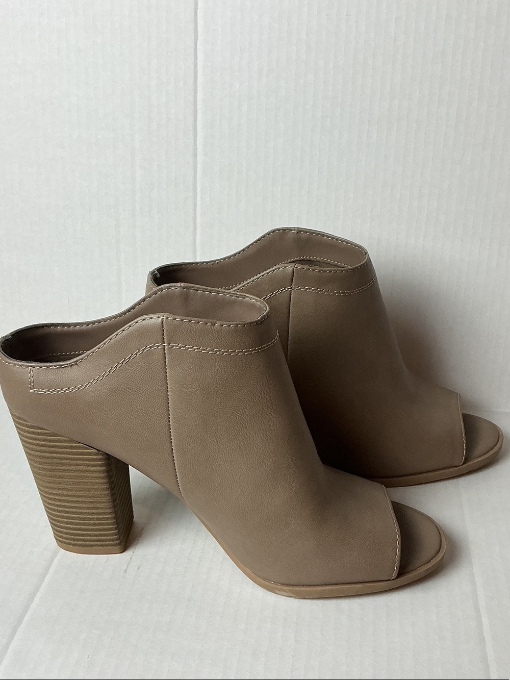 DV by Dolce Vita Taupe Open-Toe Block Heel Booties - Picture 3 of 7